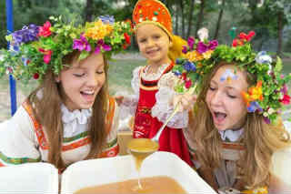 Сегодня православные празднуют Медовый Спас и провожают лето