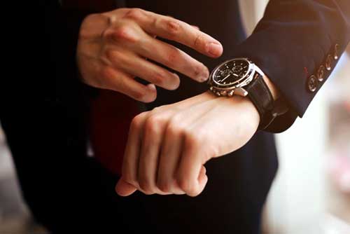 Не дарите суеверным людям подарки, соответствующие плохим приметам!