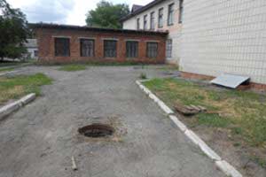 Ремонт горловин, заміна каналізаційних люків – (подвір’я ЗОШ №4)