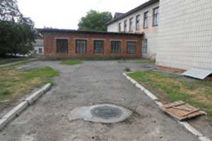 Ремонт горловин, заміна каналізаційних люків – (подвір’я ЗОШ №4)