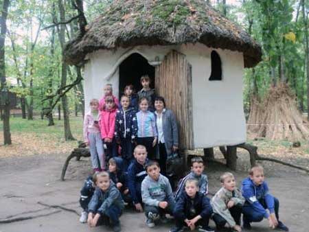 Гребінківська школа №4: Мандрівка у часі