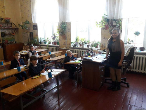 Кулажинська школа: Їм довірено дитинство...