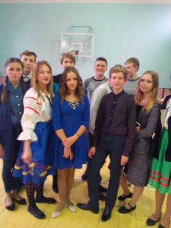 Гребінківська школа №4: Вечір-посвята у старшокласники