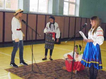 Гребінківська школа №4: Вечір-посвята у старшокласники