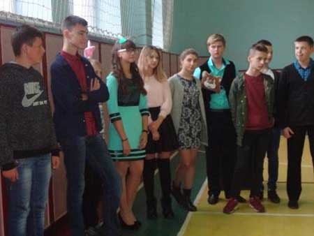 Гребінківська школа №4: Вечір-посвята у старшокласники