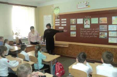 Гребінківська школа №4: Учитель добра і краси