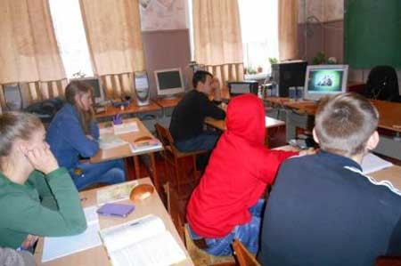 Гребінківські школярі долучилися до Всесвітнього дня боротьби зі СНІДо