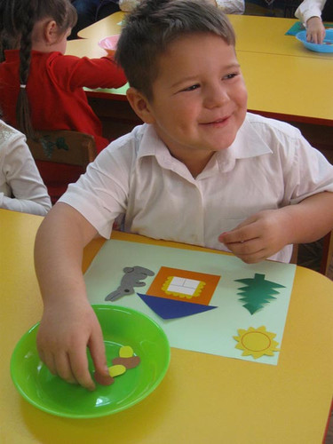 Заняття у дитячому садку "Веселка"