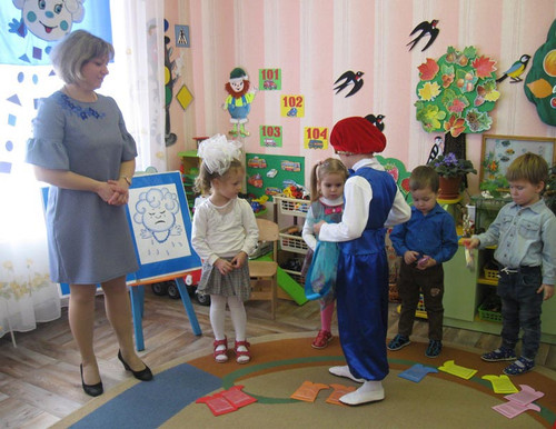 Заняття у дитячому садку "Веселка"