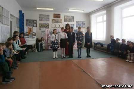 Мар'янівська школа імені Є.П.Гребінки: Іде Святий Миколай