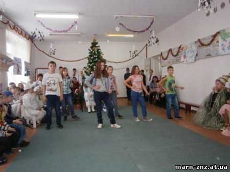 Новорічна казка в Мар'янівській школі імені Є.П. Гребінки Новорічна казка в Мар'янівській школі імені Є.П. Гребінки