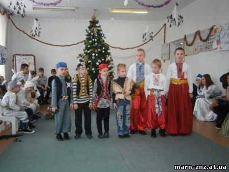 Новорічна казка в Мар'янівській школі імені Є.П. Гребінки Новорічна казка в Мар'янівській школі імені Є.П. Гребінки