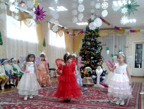 Новорічні ранки в ЗДО "Веселка"