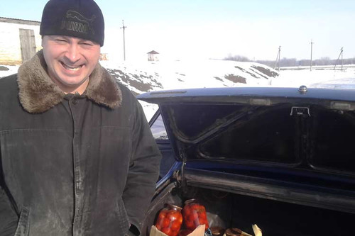 Волонтери відправили бійцям посилки Волонтери відправили бійцям посилки