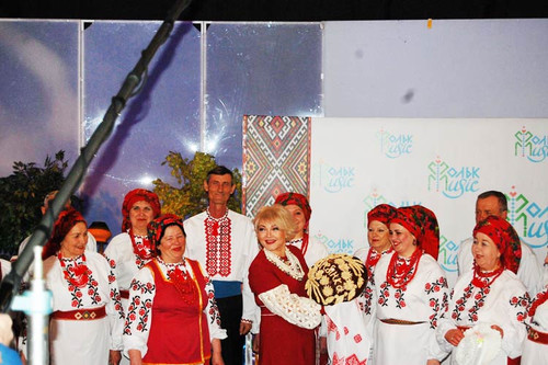 Народний самодіяльний хоровий колектив "Берегиня" у програмі Фольк-mus