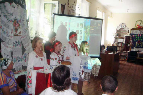 «Українська вишиванка – «це молитва без слів»