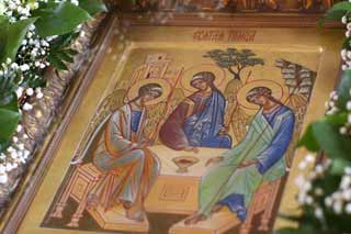  Сьогодні День Святої Трійці: головні традиції, прикмети та заборони 