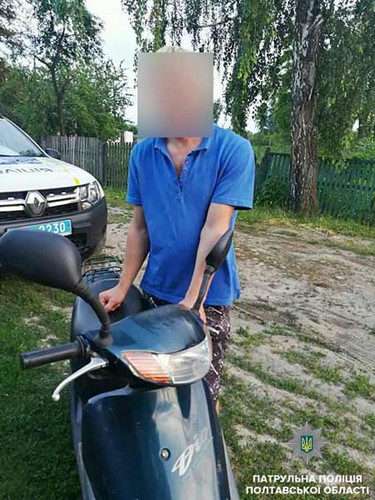 На Полтавщині п'яний мопедист влаштував перегони з патрульними На Полтавщині п'яний мопедист влаштував перегони з патрульними
