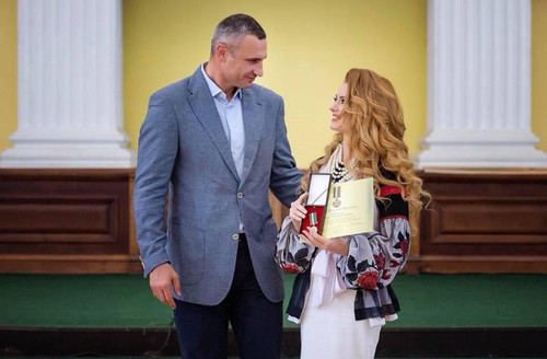 Співачка з Полтавщини отримала президентську відзнаку