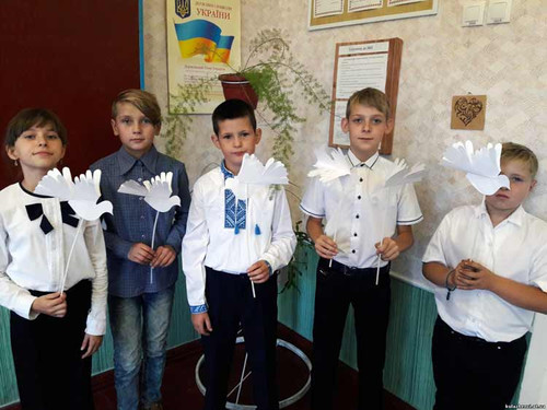 Кулажинська школа: Нехай буде мир на всій Землі!