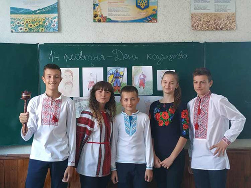 Виховний захід до Дня українського козацтва проведено у 8-Б класі,