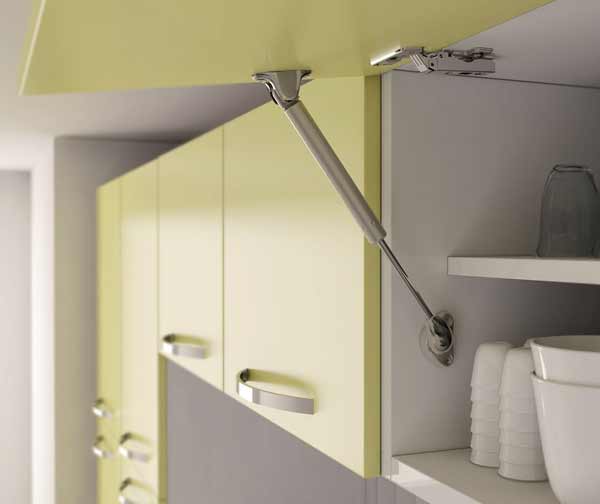 Газлифты обеспечивают плавное открытие дверей шкафчиков Газлифты обеспечивают плавное открытие дверей шкафчиков