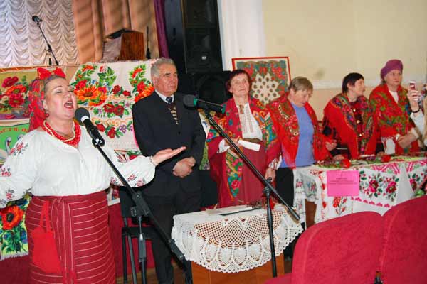 "Я - жінка, я - мати, я - берегиня" "Я - жінка, я - мати, я - берегиня"