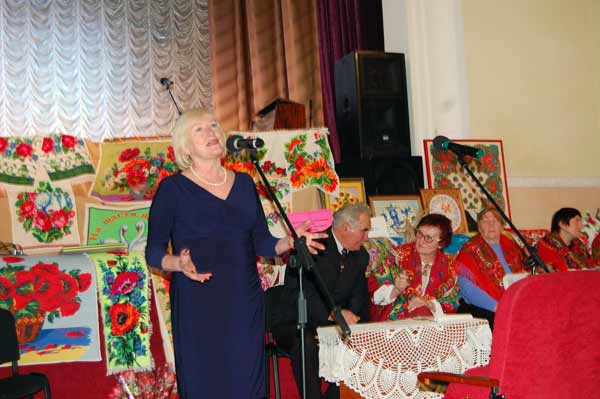 "Я - жінка, я - мати, я - берегиня" "Я - жінка, я - мати, я - берегиня"