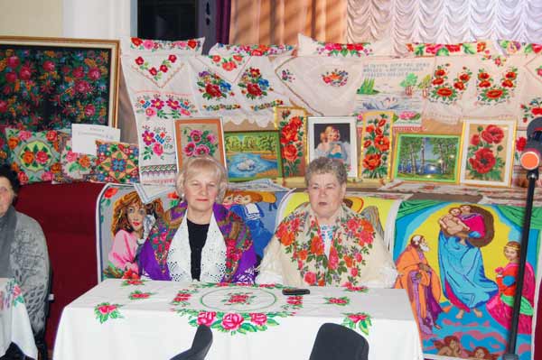 "Я - жінка, я - мати, я - берегиня" "Я - жінка, я - мати, я - берегиня"