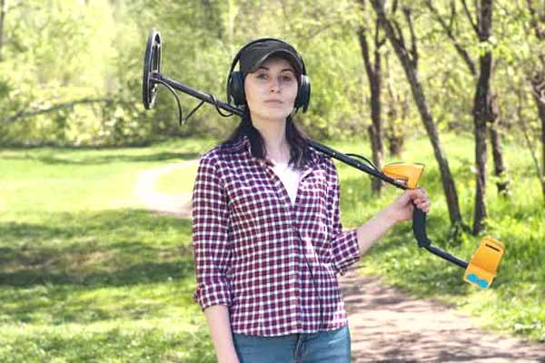 Середні моделі металошукачів