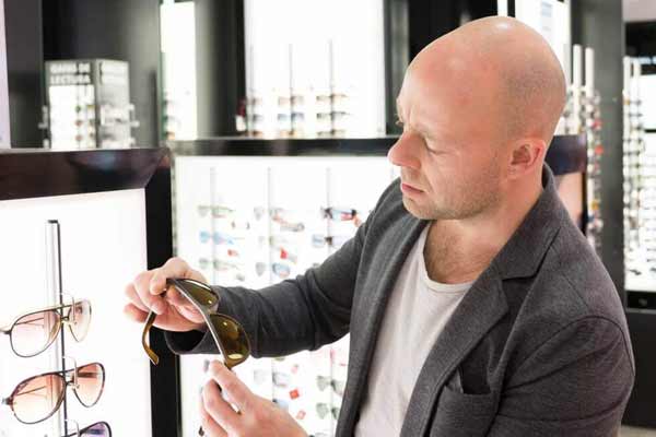 Как подобрать очки, чтобы защитить глаза?
