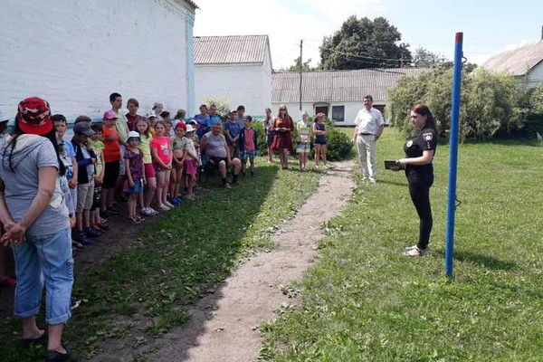 Профілактична лекція з пришкільним літнім табором