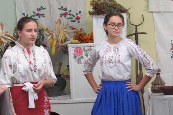 Бібліотека - простір для мистецтва, творчості та спілкування