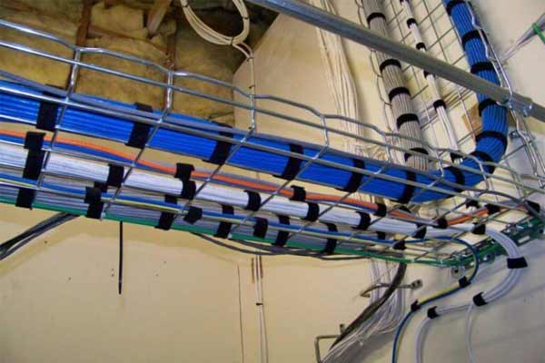 Кабельные лотки/каналы