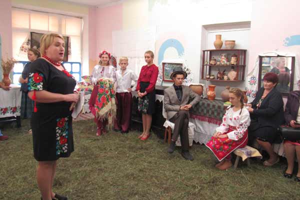 Бібліотека - простір для мистецтва, творчості та спілкування