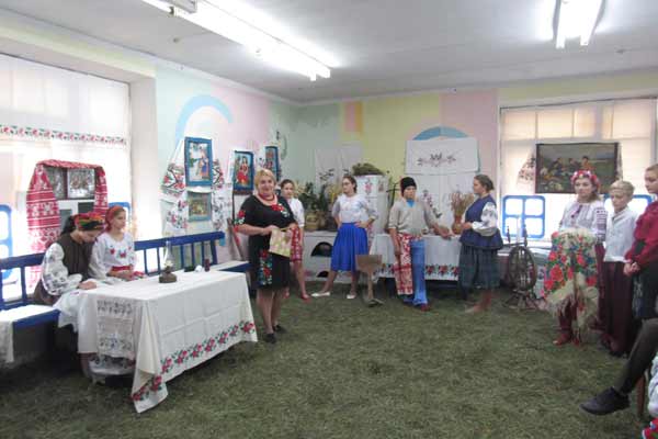 Бібліотека - простір для мистецтва, творчості та спілкування