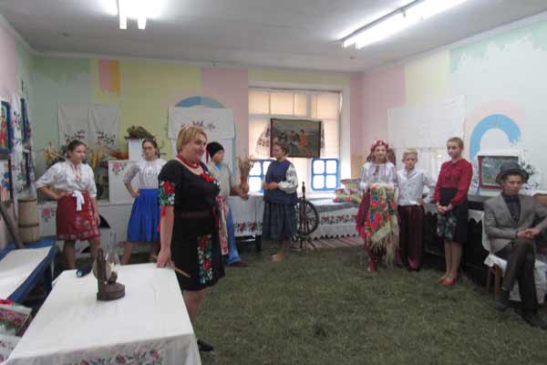 Бібліотека - простір для мистецтва, творчості та спілкування