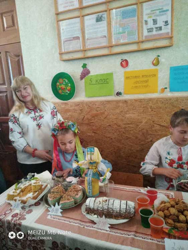 Благодійний осінній ярмарок у ЗОШ №1
