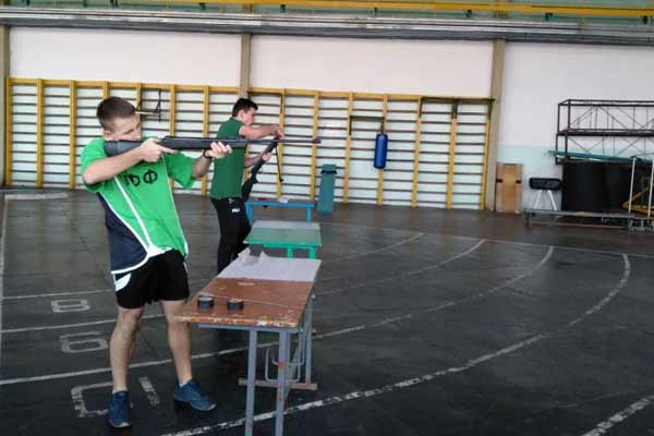 Виховуємо майбутніх захисників нашої Вітчизни Виховуємо майбутніх захисників нашої Вітчизни