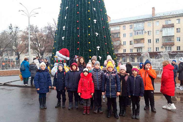 Свято біля Головної ялинки області Свято біля Головної ялинки області