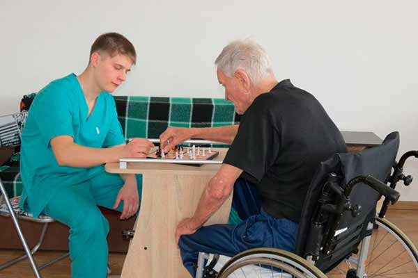 Присмотр за престарелими и больными людьми в пансионате