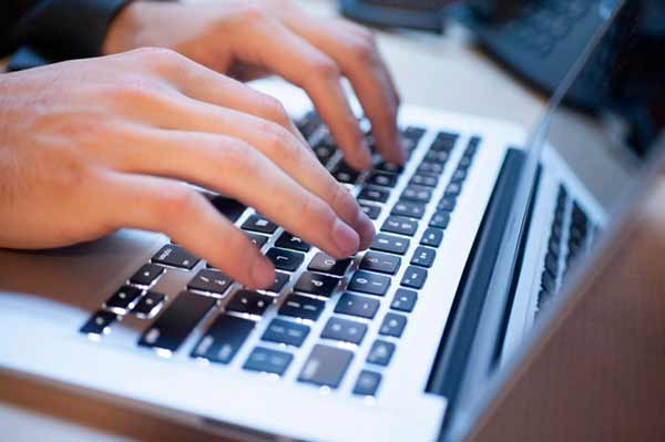 Розпочато реєстрацію на курси, де можна здобути професію програміста