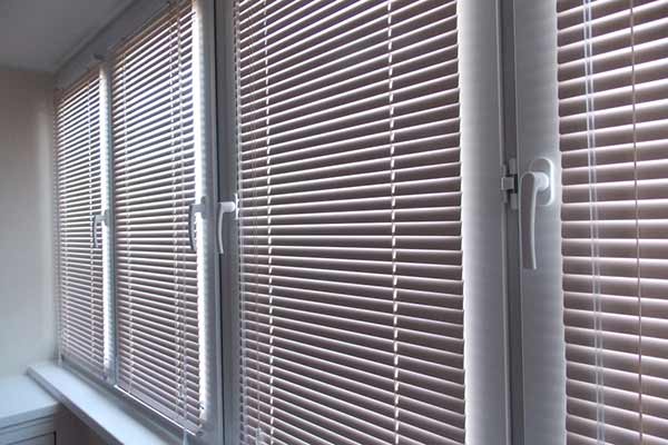 Жалюзі на пластикові вікна, як вибрати, щоб потім не шкодувати? Жалюзі на пластикові вікна, як вибрати, щоб потім не шкодувати?
