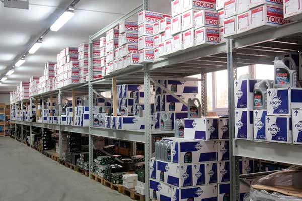 Учёт в магазине запчастей.