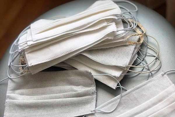 Дефіцитний товар: як пошити медичну маску в домашніх умовах