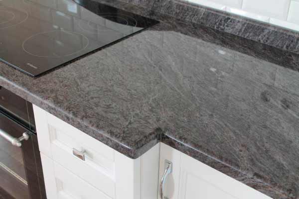 Кухонная столешница из гранита