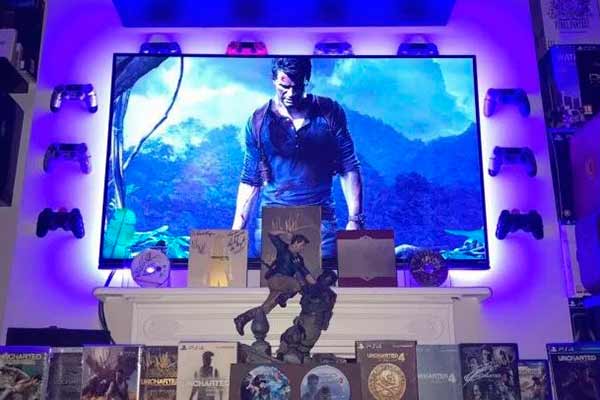 Sony безкоштовно роздасть легендарну серію ігор Uncharted і Journey