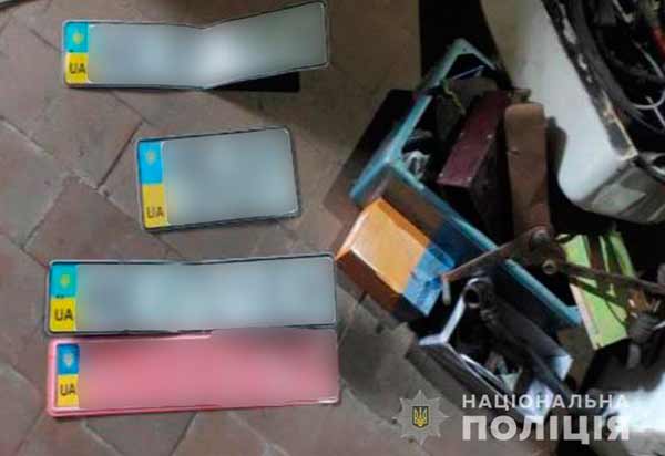 Злочинна група викрадачів елітних автомобілів