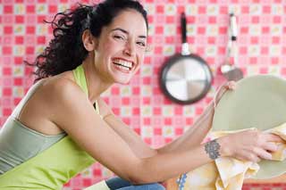  Пластиковая <b>посуда</b> и дезодоранты увеличивают риск выкидыша 