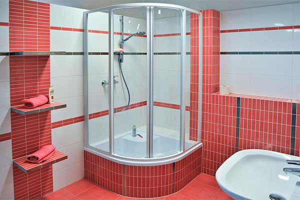 Где купить качественную душевую кабину?